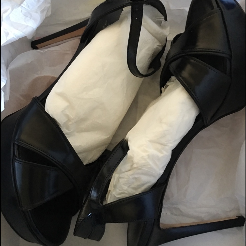 Stuart Weitzman Platform Sandals Size 8 - image 4